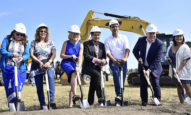 Premier Notley breaks grounds with the Enoch Cree Nation, the federal government and Trans Mountain officials.