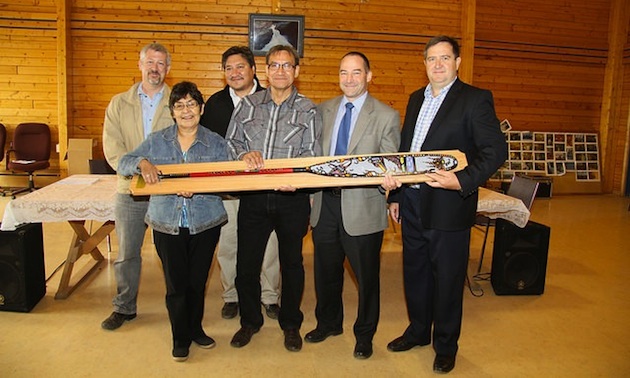 Lutsel K’e impact benefit bgreement signing ceremony.