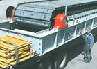 Heavy-duty apron pan feeder