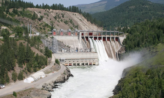 Teck announces closing of Waneta Dam sale